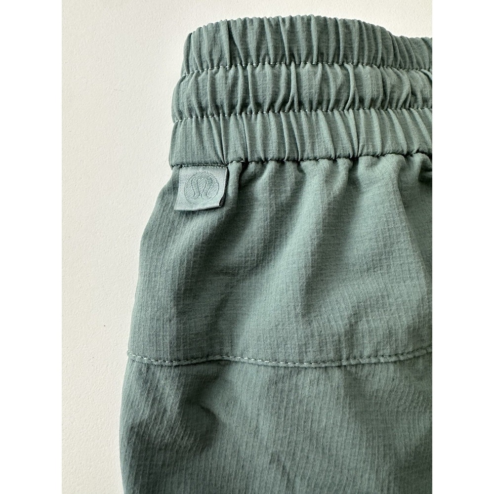 Lululemon Shorts Bowline Mens Small Stretch Gray Sage Atheisure Workout Pockets - Picture 5 of 8